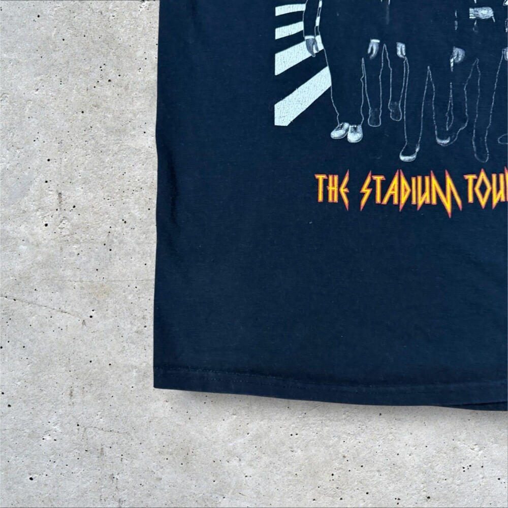 Def Leppard The Stadium Tour 2022 Concert T Shirt Mens Size Large Rock Graphic - Picture 5 of 8